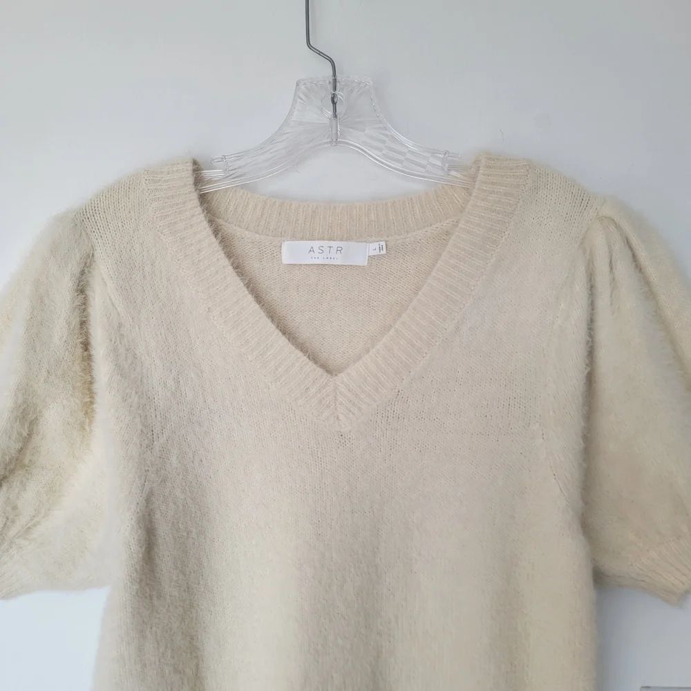 ASTR Prepy Fisherman Fuzzy Puff Sleeves Cream Top Size Large